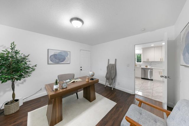 58 Los Gatos Cir, Sacramento, CA 95831