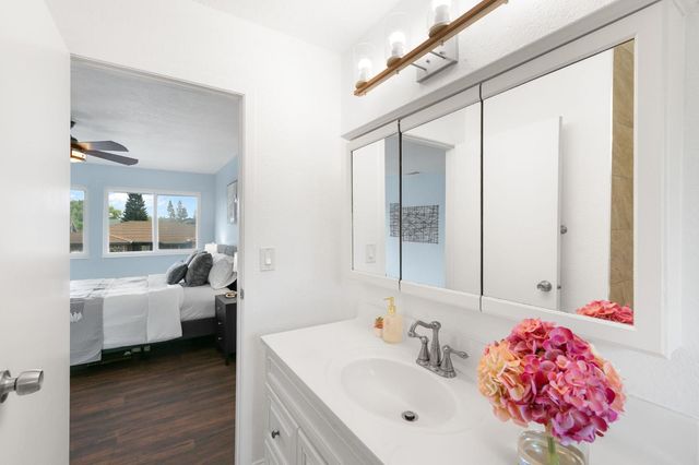 58 Los Gatos Cir, Sacramento, CA 95831