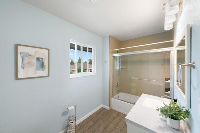 58 Los Gatos Cir, Sacramento, CA 95831