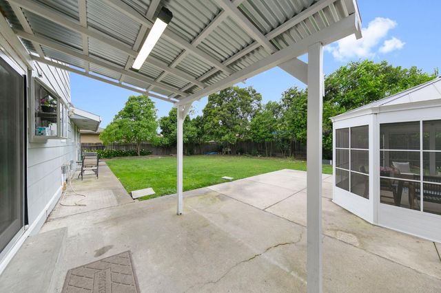 58 Los Gatos Cir, Sacramento, CA 95831