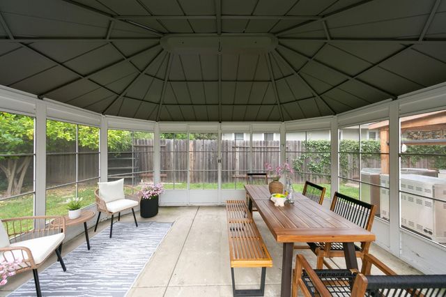 58 Los Gatos Cir, Sacramento, CA 95831