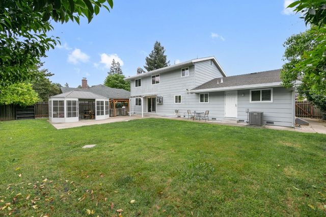 58 Los Gatos Cir, Sacramento, CA 95831