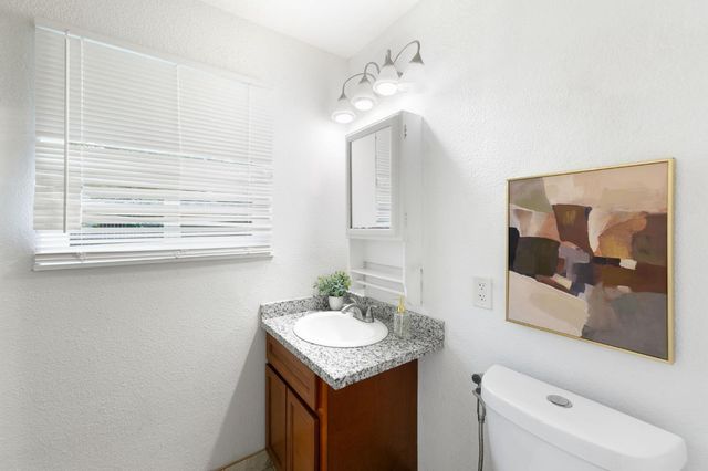 58 Los Gatos Cir, Sacramento, CA 95831