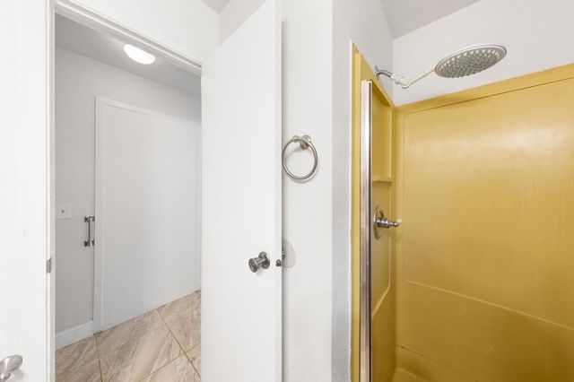 58 Los Gatos Cir, Sacramento, CA 95831