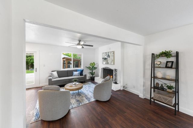 58 Los Gatos Cir, Sacramento, CA 95831