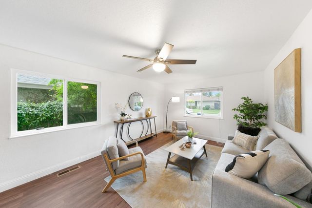 58 Los Gatos Cir, Sacramento, CA 95831