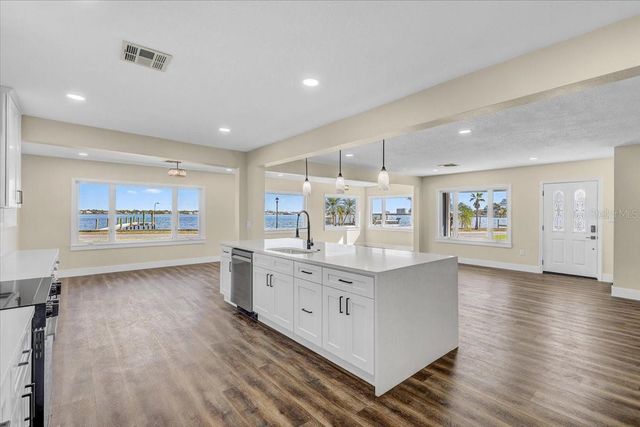 2201 RIVERVIEW BOULEVARD, Bradenton, FL 34205