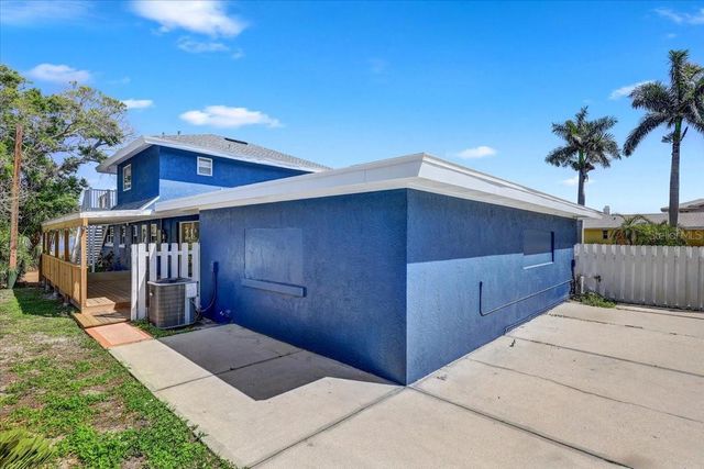 2201 RIVERVIEW BOULEVARD, Bradenton, FL 34205