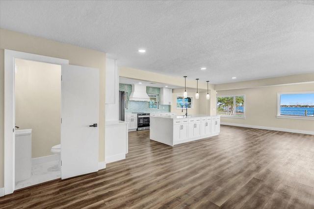 2201 RIVERVIEW BOULEVARD, Bradenton, FL 34205