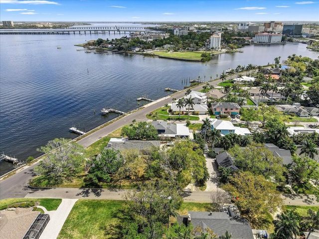 2201 RIVERVIEW BOULEVARD, Bradenton, FL 34205