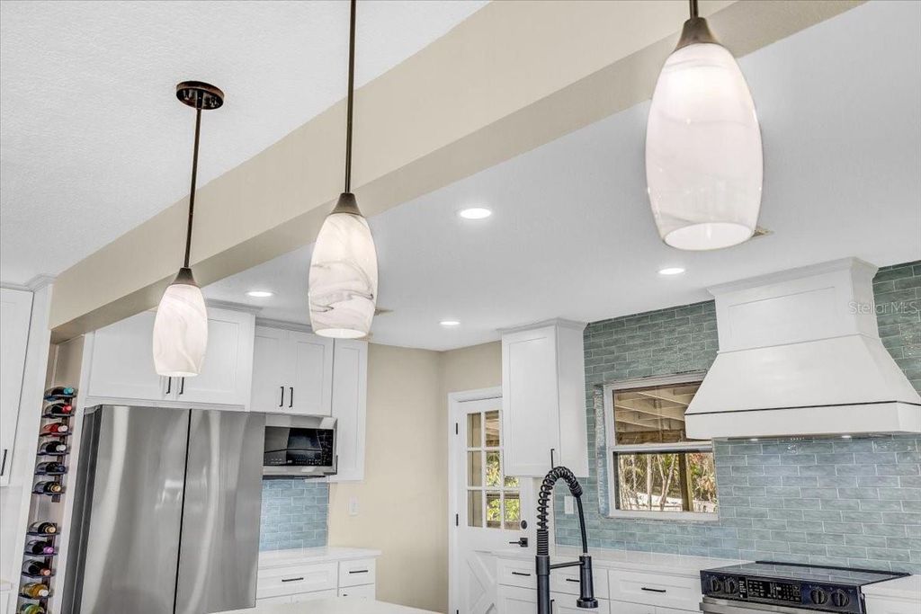 Image 16 of property listing at 2201 RIVERVIEW BOULEVARD, Bradenton, FL 34205