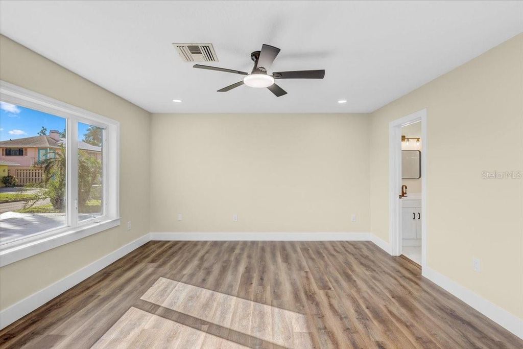 Image 20 of property listing at 2201 RIVERVIEW BOULEVARD, Bradenton, FL 34205