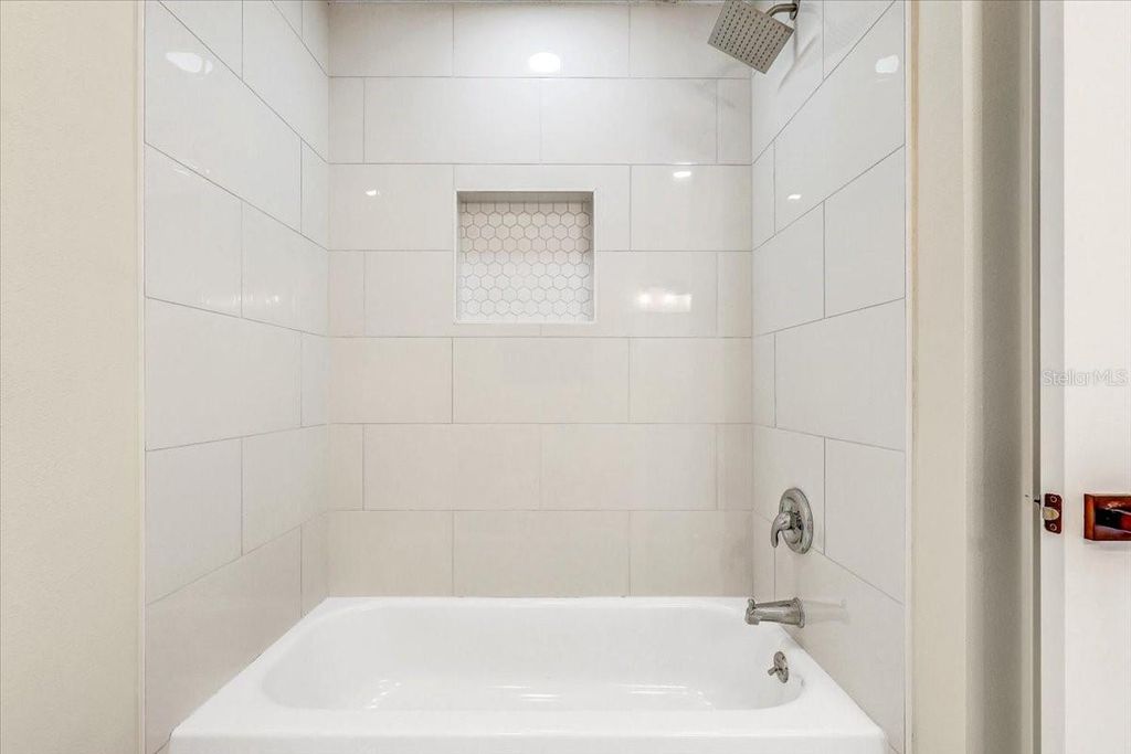 Image 23 of property listing at 2201 RIVERVIEW BOULEVARD, Bradenton, FL 34205