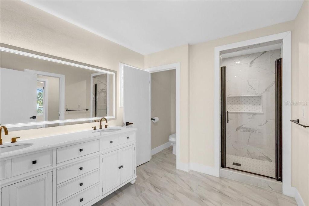 Image 37 of property listing at 2201 RIVERVIEW BOULEVARD, Bradenton, FL 34205