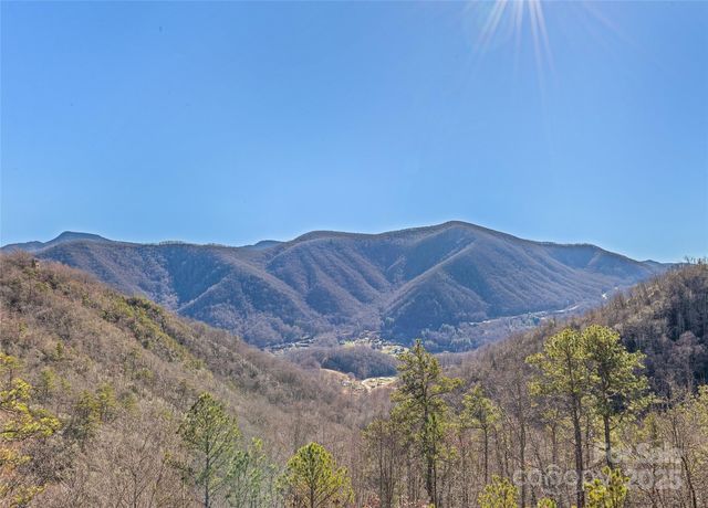 643 Bent Tree Road, Maggie Valley, NC 28751