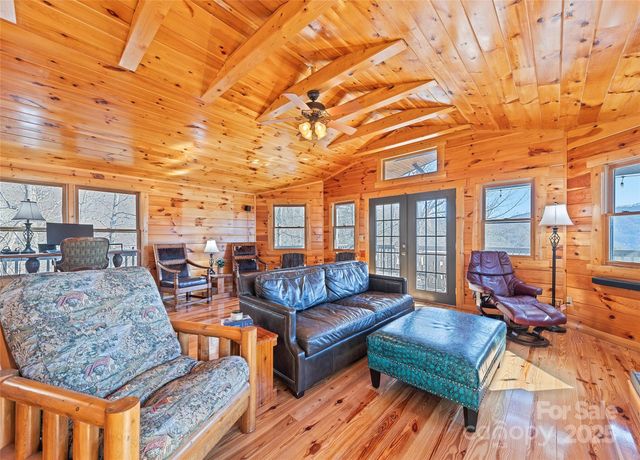 643 Bent Tree Road, Maggie Valley, NC 28751
