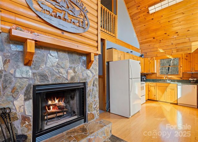 643 Bent Tree Road, Maggie Valley, NC 28751