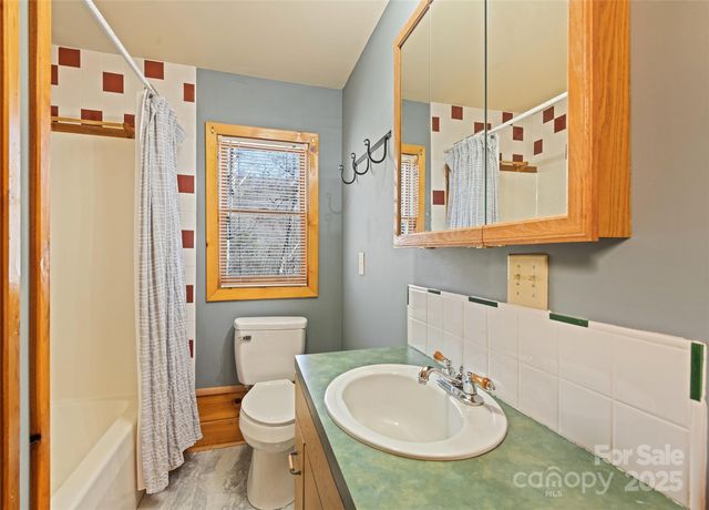 643 Bent Tree Road, Maggie Valley, NC 28751