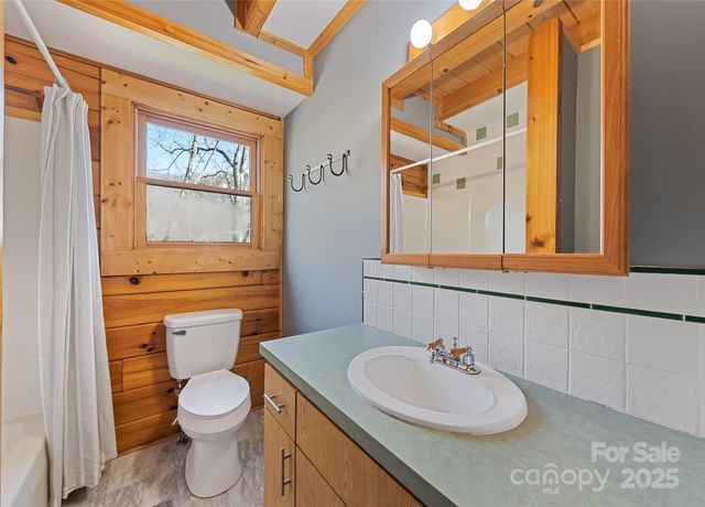 643 Bent Tree Road, Maggie Valley, NC 28751