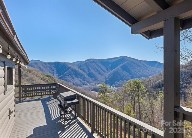 643 Bent Tree Road, Maggie Valley, NC 28751