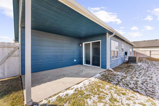 1133 Nautical Dr, Salina, KS 67401