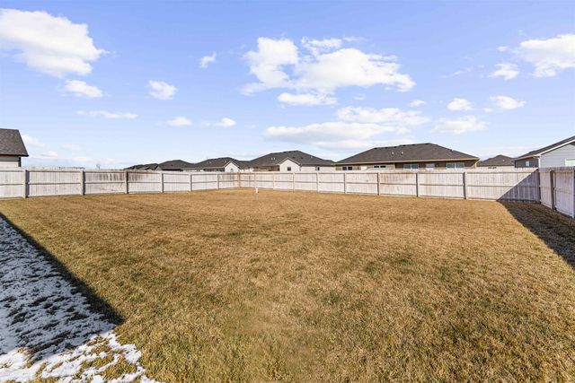 1133 Nautical Dr, Salina, KS 67401