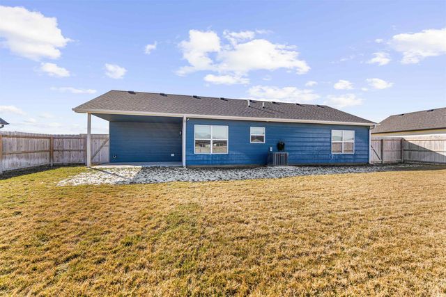 1133 Nautical Dr, Salina, KS 67401