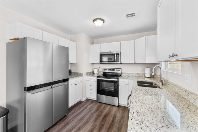 1133 Nautical Dr, Salina, KS 67401