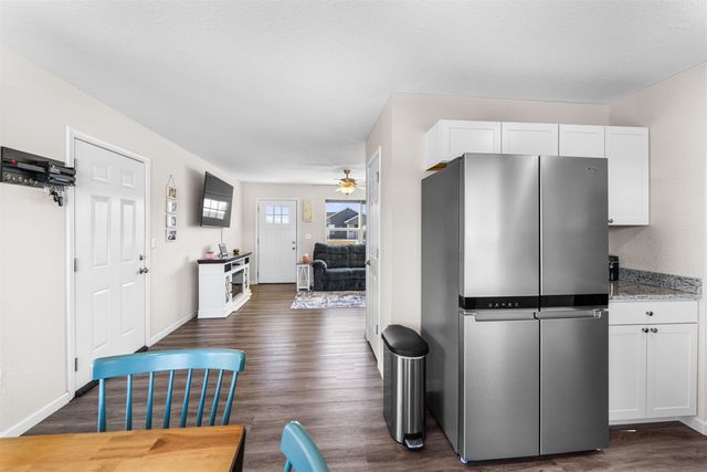 1133 Nautical Dr, Salina, KS 67401