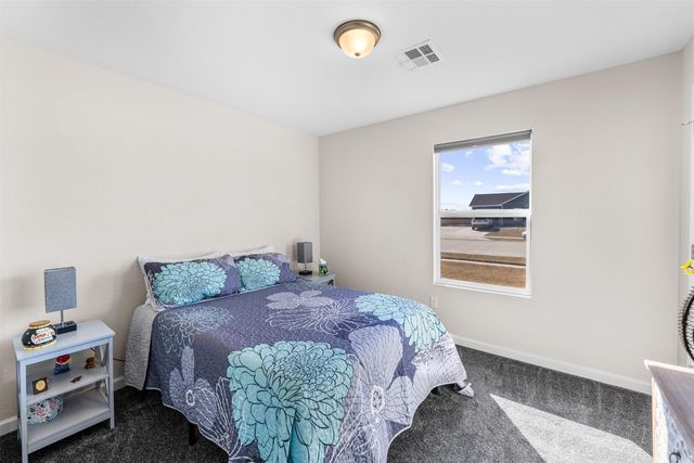 1133 Nautical Dr, Salina, KS 67401