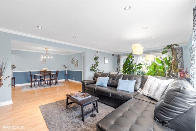 1025 S FERNANDEZ Avenue 2D, Arlington Heights, IL 60005
