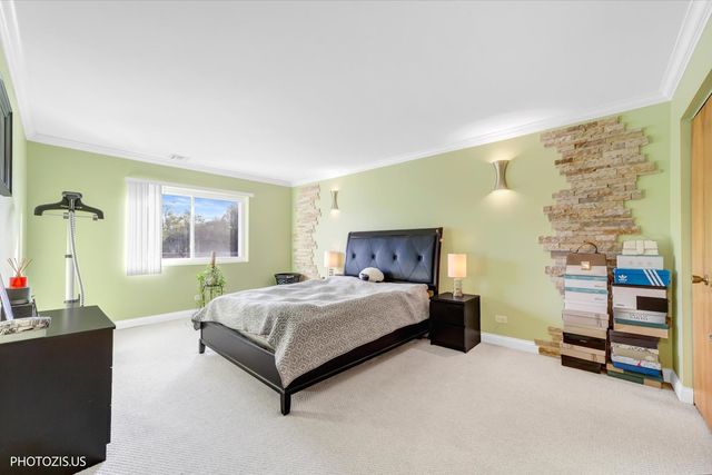 1025 S FERNANDEZ Avenue 2D, Arlington Heights, IL 60005
