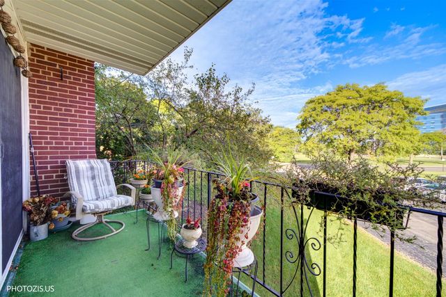 1025 S FERNANDEZ Avenue 2D, Arlington Heights, IL 60005