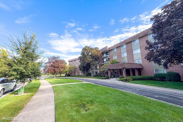 1025 S FERNANDEZ Avenue 2D, Arlington Heights, IL 60005