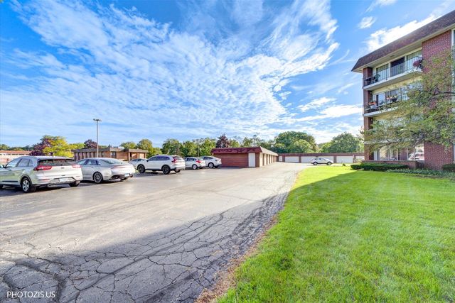 1025 S FERNANDEZ Avenue 2D, Arlington Heights, IL 60005
