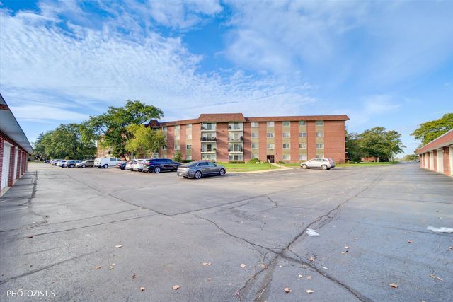 1025 S FERNANDEZ Avenue 2D, Arlington Heights, IL 60005