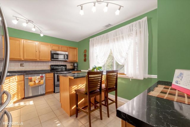 1025 S FERNANDEZ Avenue 2D, Arlington Heights, IL 60005