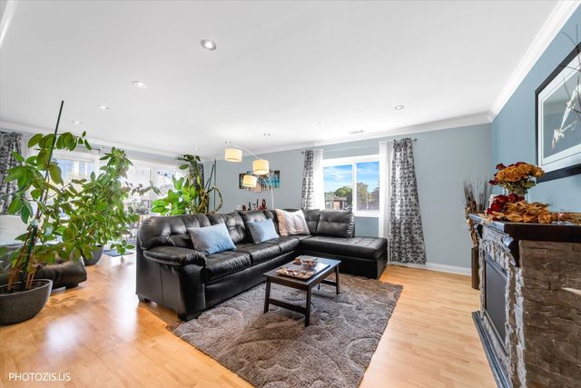 1025 S FERNANDEZ Avenue 2D, Arlington Heights, IL 60005