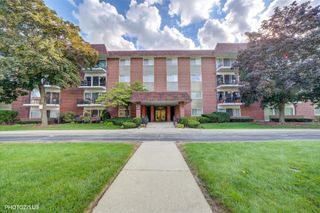 1025 S FERNANDEZ Avenue 2D, Arlington Heights, IL 60005
