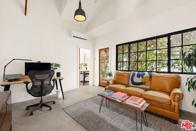 5130 Woodley Avenue, Encino (los Angeles), CA 91436