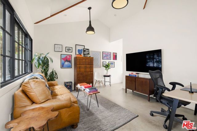 5130 Woodley Avenue, Encino (los Angeles), CA 91436