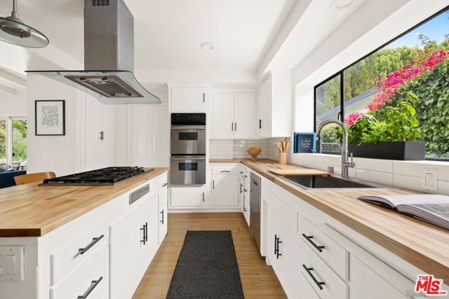 5130 Woodley Avenue, Encino (los Angeles), CA 91436