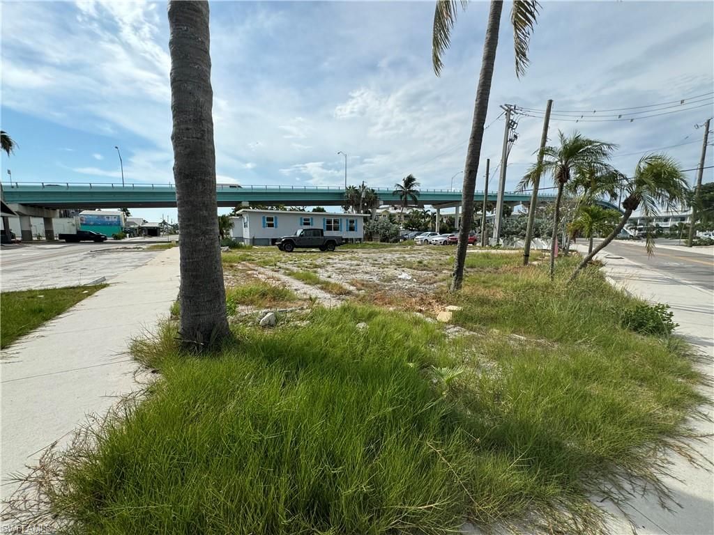 1041 3rd ST, FORT MYERS BEACH, FL 33931 — photo 3