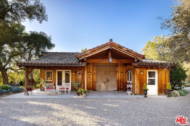 1915 Monte Alegre Drive, Carpinteria, CA 93013