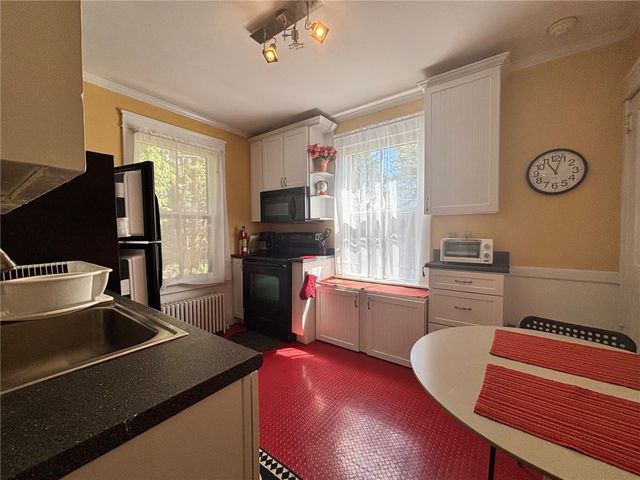 9 Whitfield Place 2, Newport, RI 02840