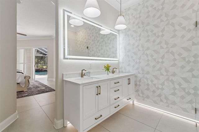 10423 GREENHEDGES DRIVE, Tampa, FL 33626