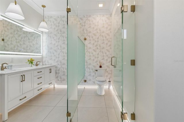 10423 GREENHEDGES DRIVE, Tampa, FL 33626