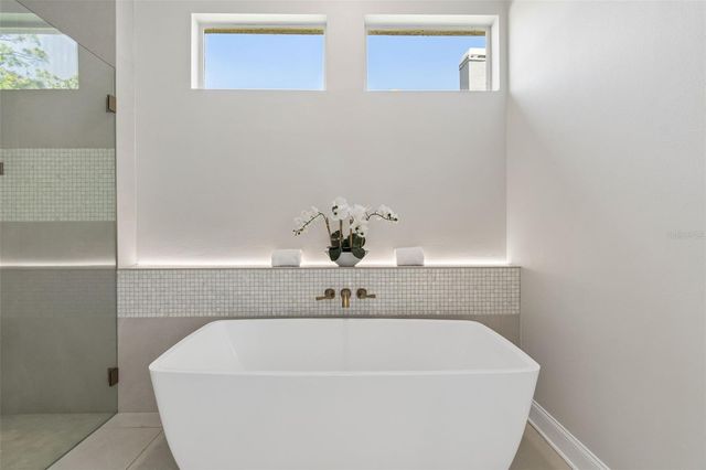 10423 GREENHEDGES DRIVE, Tampa, FL 33626