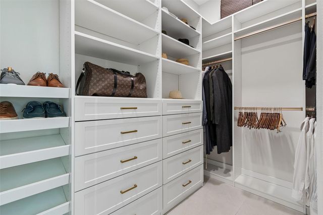 10423 GREENHEDGES DRIVE, Tampa, FL 33626