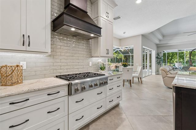 10423 GREENHEDGES DRIVE, Tampa, FL 33626